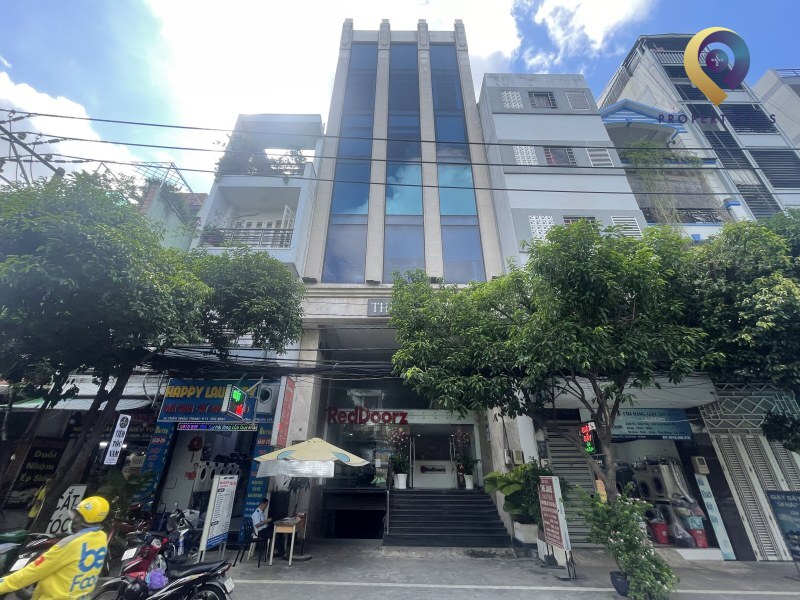 Reddoorz Building